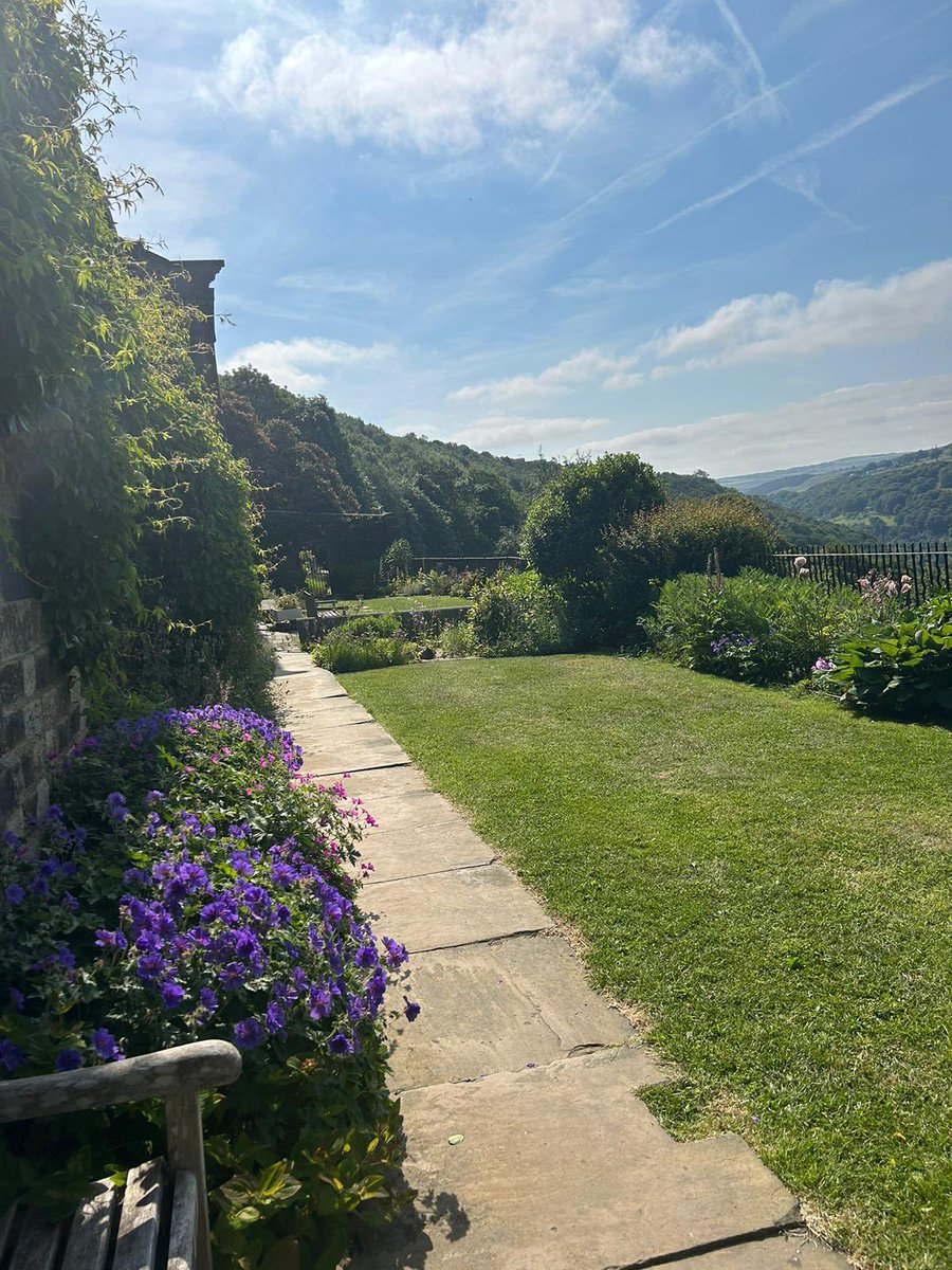 CalderTrust's tweet photo. A beautiful day for creative writing at Lumb Bank for these Year 10 students! 
@Lumb_Bank https://t.co/84iAtStWcU