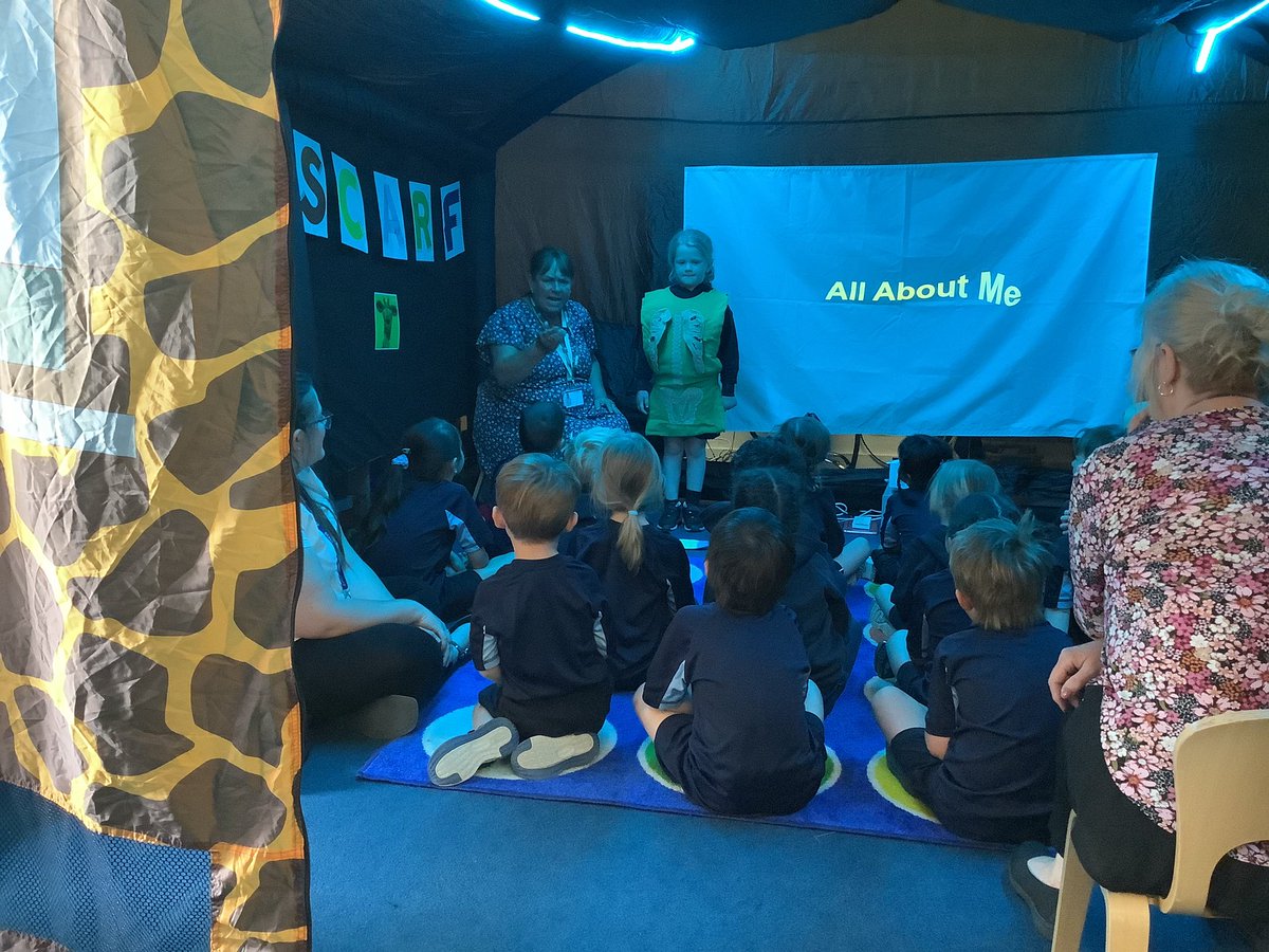 AvonwoodEYFS's tweet photo. We had a great session with Lucy from @Life_Ed_WTV this week!
Foundation loved meeting Harold and talking all about how to keep our bodies healthy! https://t.co/ifINvVHDqb