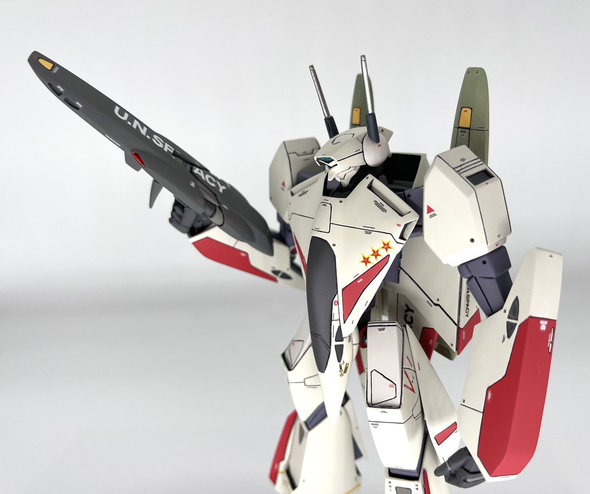 FyLl0m2aAAAa-Yq.jpg