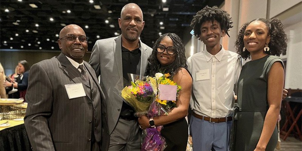 miltonhershey's tweet photo. Milton Hershey School Houseparent Karen Washington was an honoree during the 2023 @YWCAHarrisburg Tribute to Women of Excellence. Karen, and her husband Leno, have been making a difference as houseparents for over 22 years. Learn more: https://t.co/4UrjAHpRB6 #MHSPowerofOne https://t.co/Pml2aXoOVX