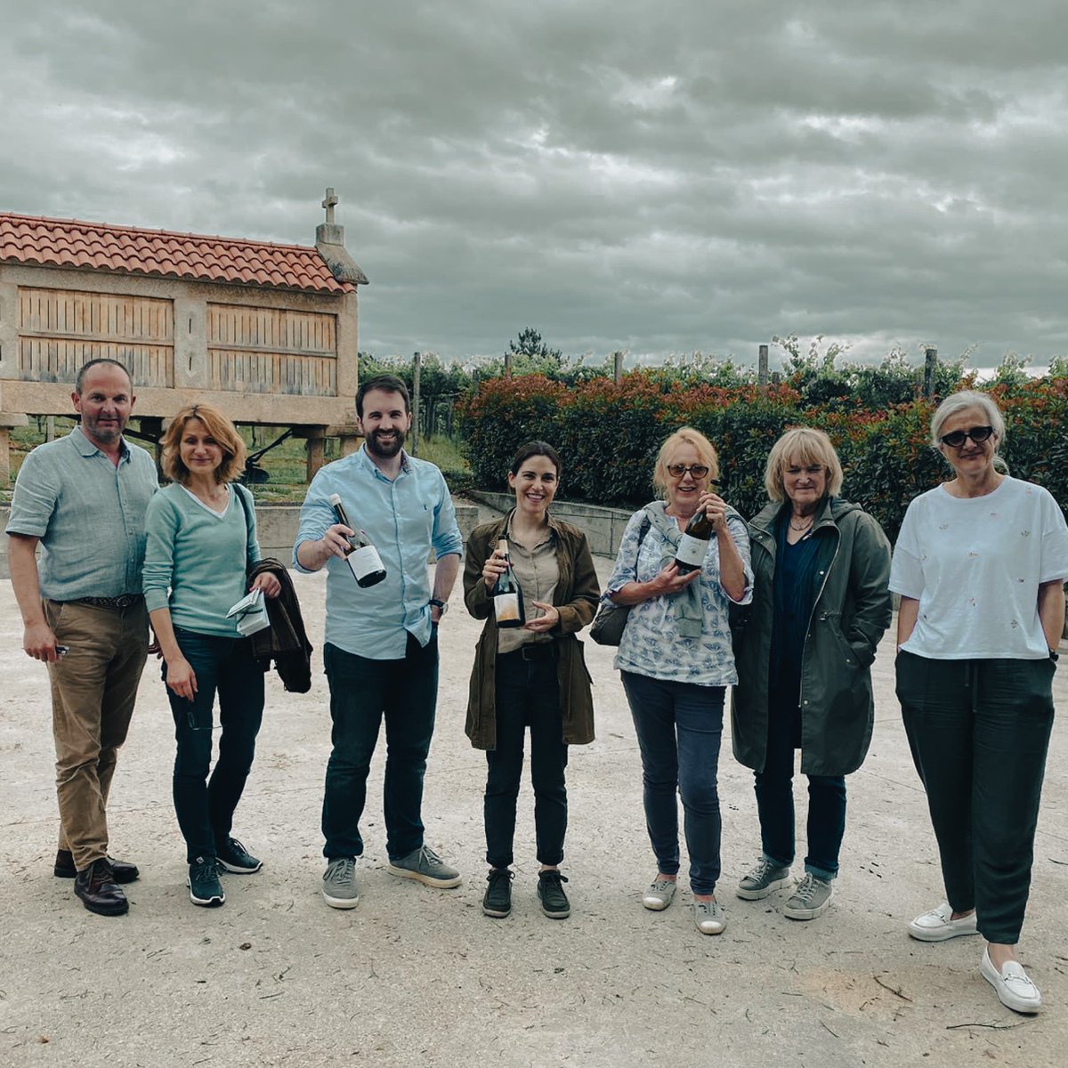 👥 Nuestros invitados 👥
🔹 @SusyAtkins, escritora de @Telegraph y @deliciousmag
🔹 @Food_Writer, escritora de @Guardian
🔹 Sarah Marsh, escritora de @WorldOfFineWine
🔹 James Viner, escritor de @TimesLocalNews
🔹 @MiguelCrunia, embajador de vino español, sumiller privado y autor