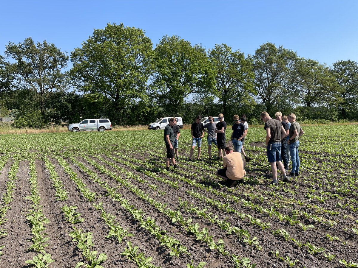 Vandaag met leerlingen van het terra college een rondleiding gehouden op de inspiratieboerderij van <a href="/GroeikrachtCo/">Groeikracht Cosun</a>. Mooi om te zien dat de toekomstige generatie al druk bezig met hun eigen toekomst.