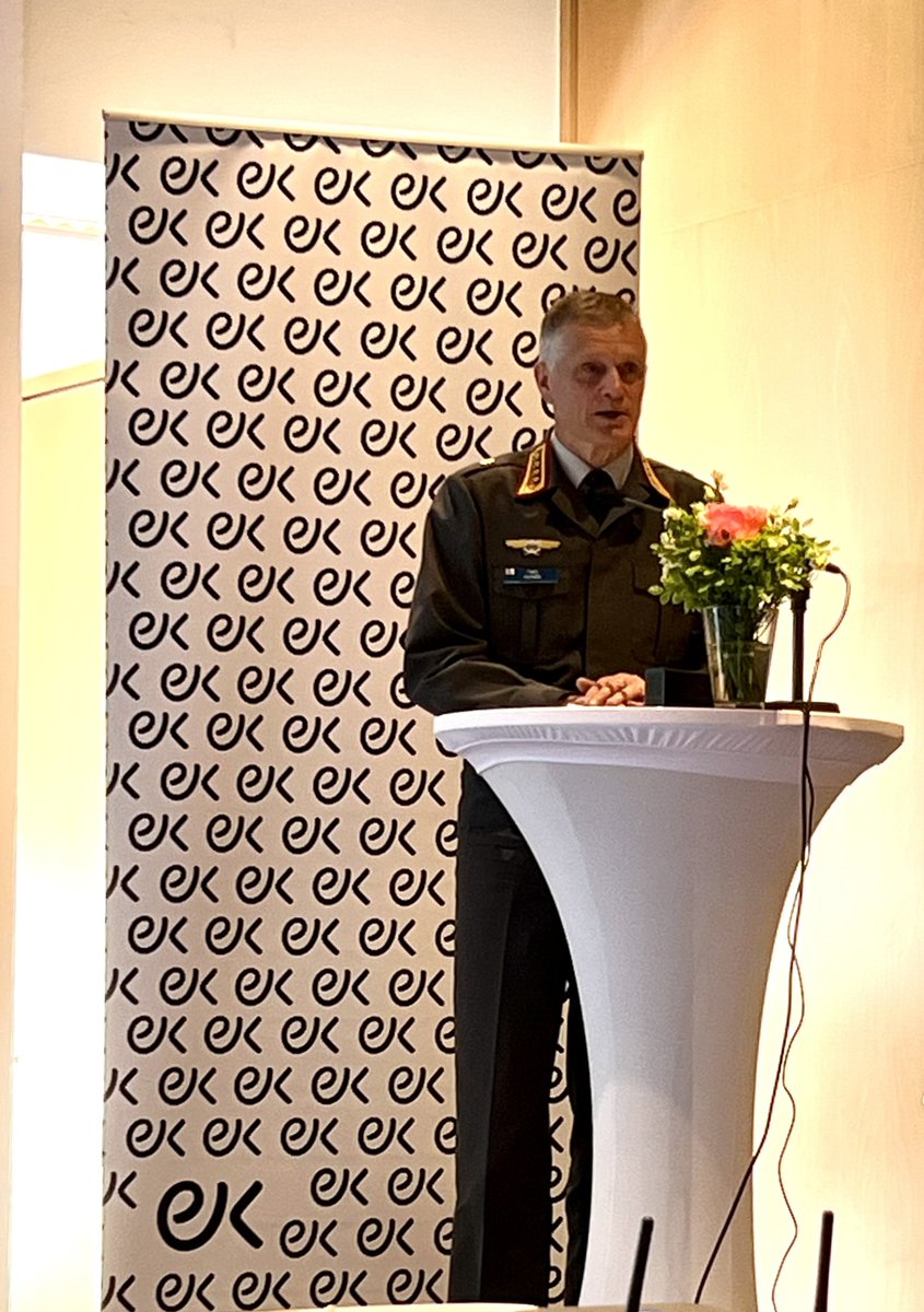 Paljon on muuttunut Elinkeinoelämän toimintaympäristössä. Päivän pääpuhujat suurlähettiläs Douglas T. Hickey ja puolustusvoimien komentaja kenraali Timo Kivinen  #EKyrittäjät <a href="/Elinkeinoelama/">EK</a>