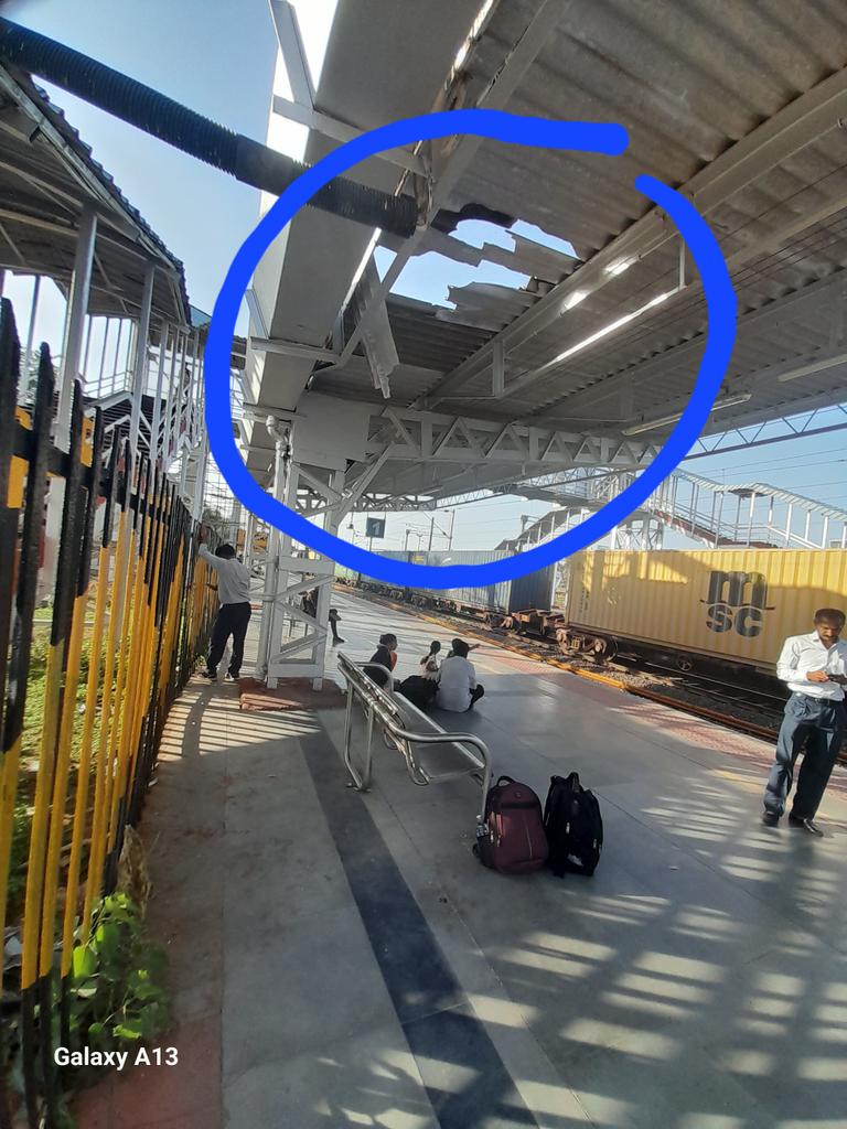 GopalDRabari's tweet photo. @RailMinIndia 
@WesternRly 
Platform No.1 of Sabarmati Railway Station is dangerously prone to falling on a person sitting on a bench so it is requested to correct it. https://t.co/tE1CsgE6gO