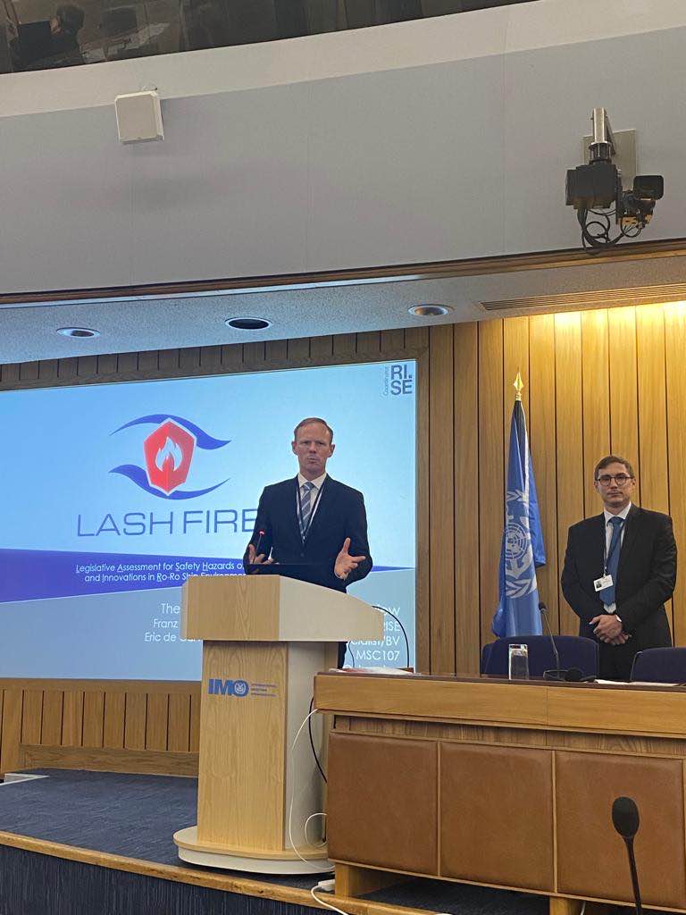 LASH FIRE tweet media