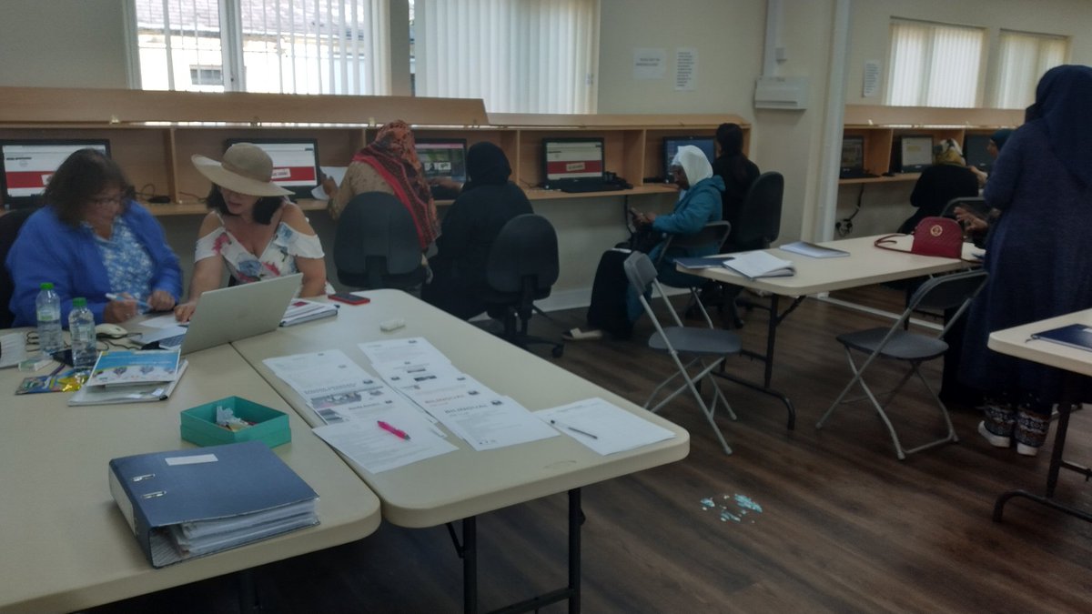 Busy morning @saharainpreston job club. Helping service users create CVs with help from our partners @InspiraPamG & Ve from beanstalk. @LancashireCC @pcc_sue @FamiliesPreston @JCPJobsPlusMore @DWPPrestonBC