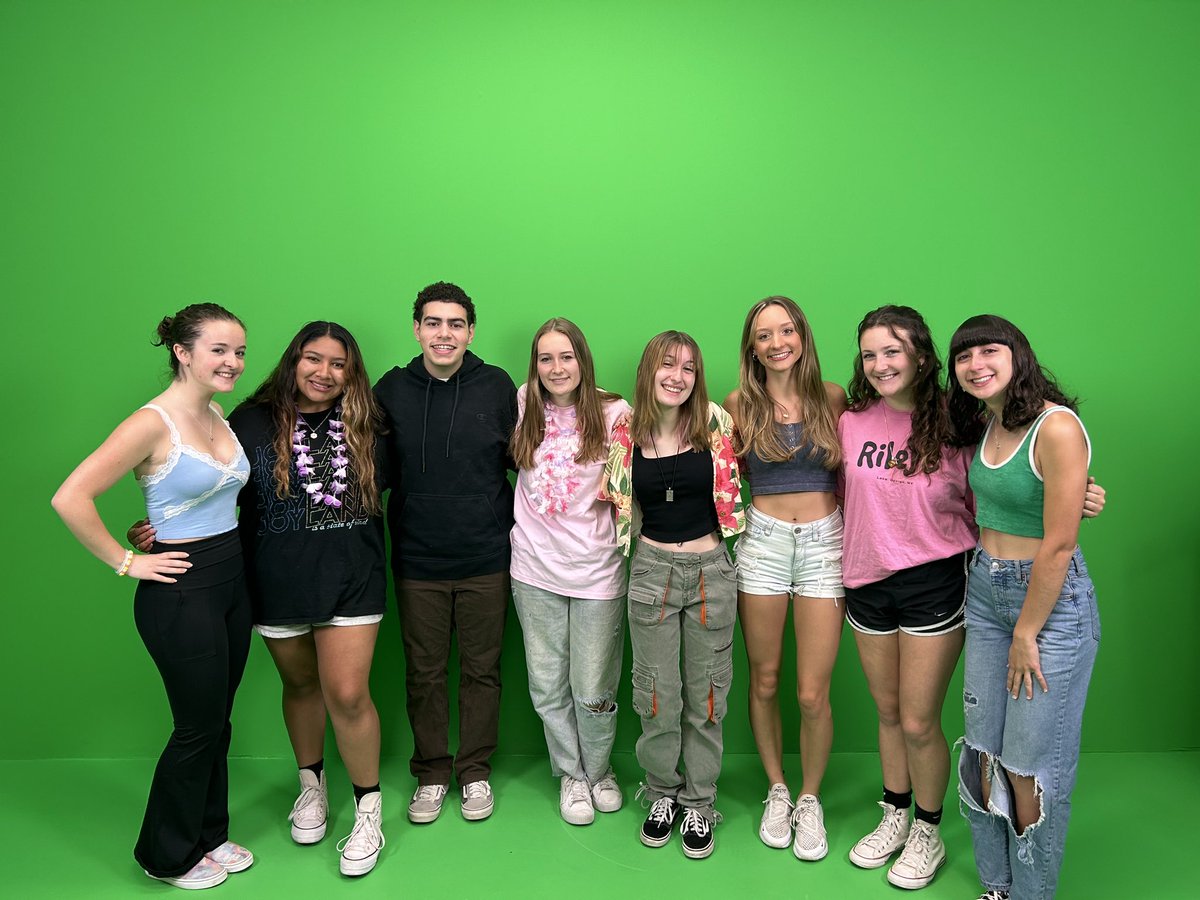 Lauren Reese (@laurenreese328) on Twitter photo Today’s the day… our last full day in Media Tech. This class has changed me so much as a person, and for 4 years I’ve been able to tell so many stories alongside my friends. Thank you <a href="/kfenlon67/">Kevin Fenlon</a>, and I can’t wait to see where my next media adventures take me!❤️ <a href="/HPRwildcats/">High Point Regional High School</a> Today’s the day… our last full day in Media Tech. This class has changed me so much as a person, and for 4 years I’ve been able to tell so many stories alongside my friends. Thank you <a href="/kfenlon67/">Kevin Fenlon</a>, and I can’t wait to see where my next media adventures take me!❤️ <a href="/HPRwildcats/">High Point Regional High School</a>