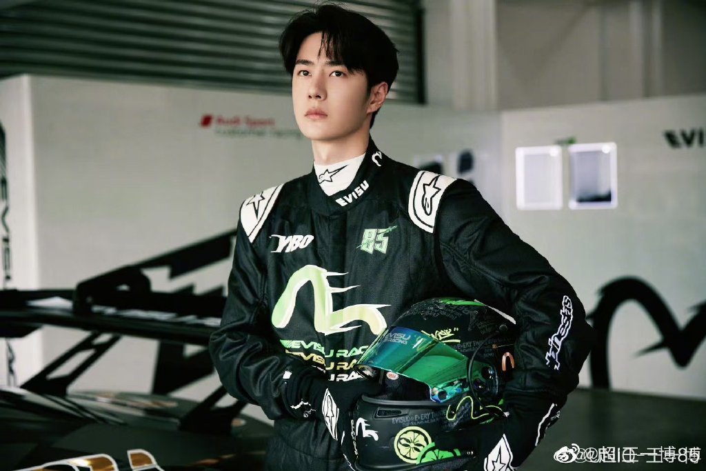 YIBO WANG Wang Yibo shares racing photos. Racer Yibo.85 is ready. The racer