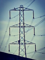 Lostock_Henge's tweet image. Time for @PylonPenwortham's yearly bath.
#norweb have sent the scrubbers in