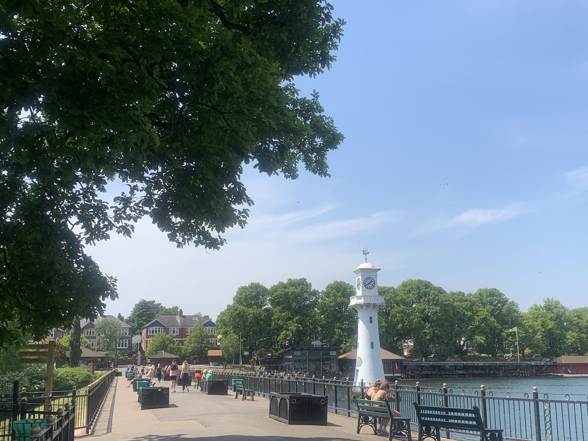 hayleylever's tweet photo. Ace to see and walk with #MoveMoreCardiff colleagues and catch up on their progress and learning, 1 year on from the launch. #ActiveSouls in the sun. https://t.co/JKRq5FNfYa