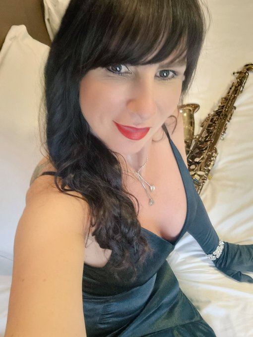 Good day, everyone! Just a  little selfie from my recent shoot! And yes, it involves the saxophone, 