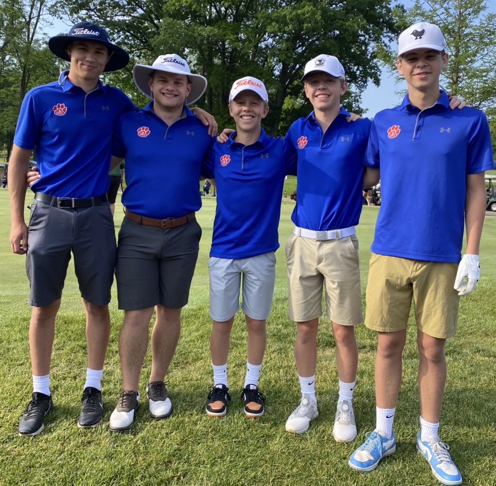 Cougars tee off at Bedford Valley in MHSAA State Finals. #GoCougars ⁦<a href="/lenaweesports/">Telegram Sports</a>⁩ ⁦<a href="/965TheCave/">96.5 The Cave</a>⁩ ⁦<a href="/LcsSuperfans/">LCS Superfans</a>⁩