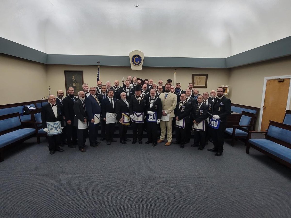 NilesmLarson's tweet image. A wonderful conclusion for North Quabbin Lodge. Two candidates for the 3rd Degree and as the acting Master I was able to procure 12 Craftsmen for the Degre
