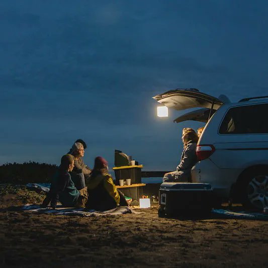 No matter the destination, bring the sunshine with you 🚗💡 

📸: Evan France