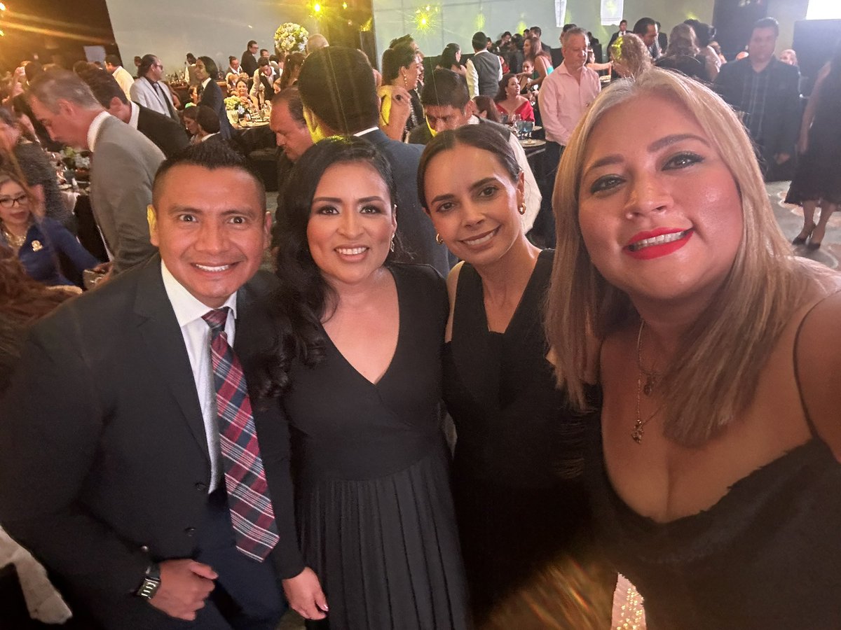 nitziarivera's tweet photo. Toma de protesta @Amexme_Cancun https://t.co/Wcl2kyeWxk