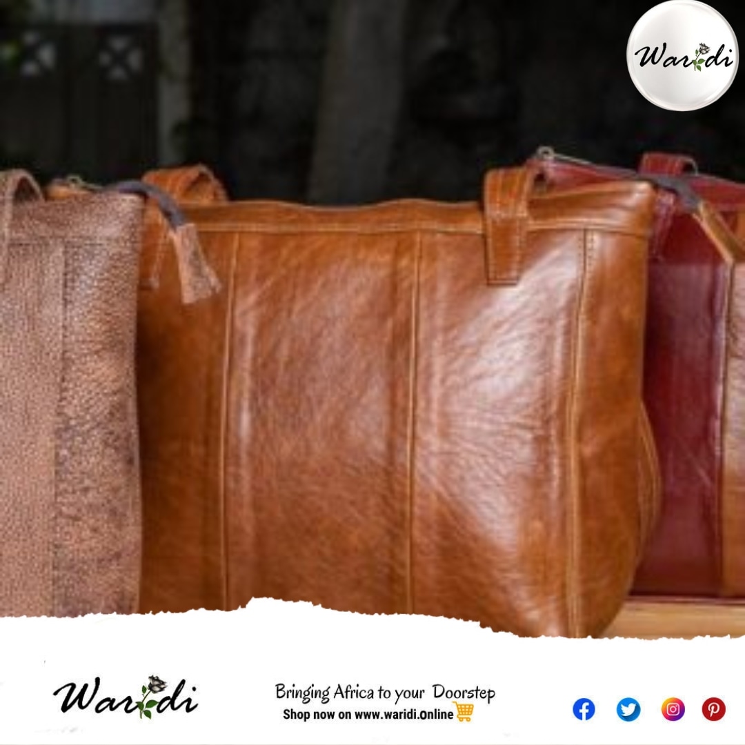Happy Friday!
Buy this quality leather bags from us with an affordable price,visit waridi.online and grab yours 

#africanchild #african  #letsgoafrica #buyafrica #leatherbags #africanculture  #waridi #waridionline
