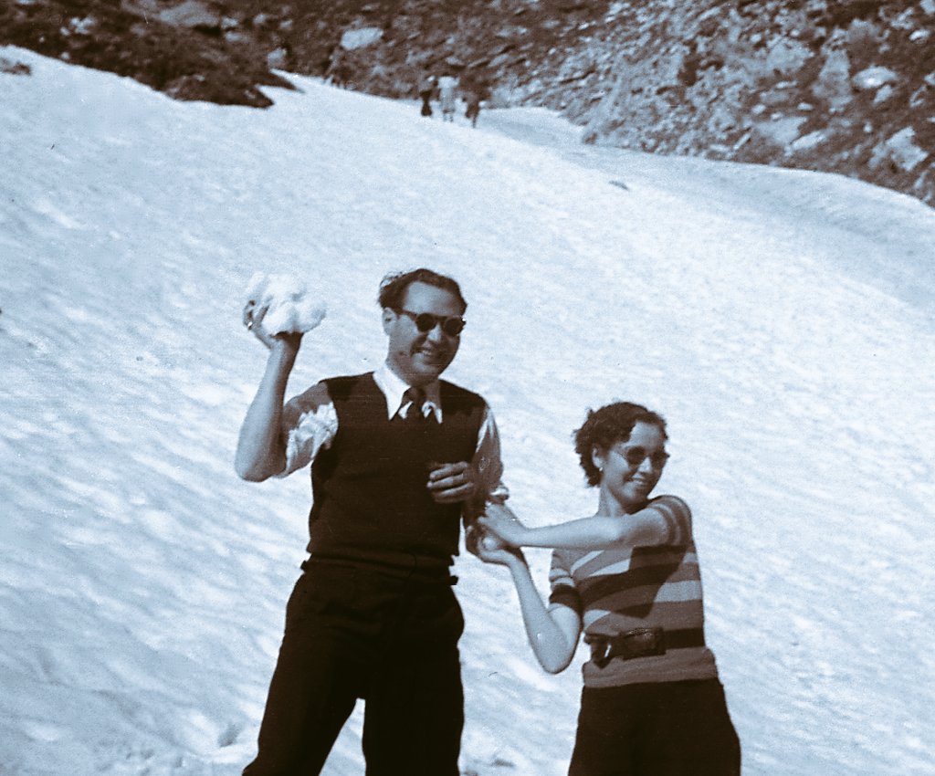 siostron's tweet photo. @Aj_Tiana Com molts cops a la vida, en #Frasquito no seria res sense la Laieta.
#neu #fotografia #fotoepoca #blancinegre https://t.co/MuMTwqshLQ