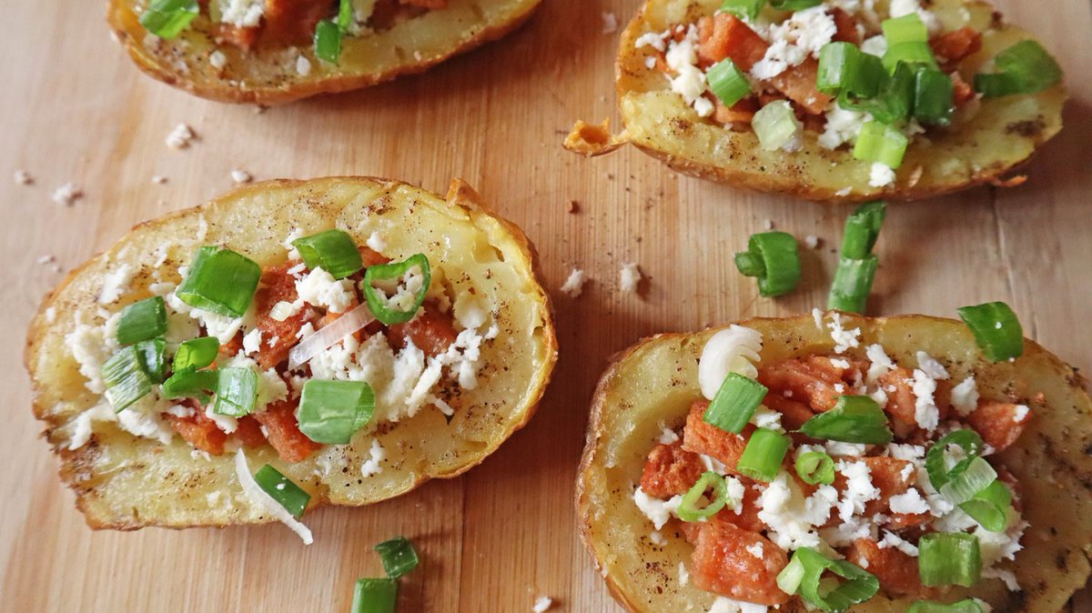 Crunchy, cheesy, and oh-so-satisfying! Our Air Fryer Loaded Baked Potatoes will leave you craving more. Prepare to fall in love with this irresistible snack. 🌟🥔 #SnackTime #FoodieCrush
Here's the recipe link:
topairfryerrecipes.com/air-fryer-load…