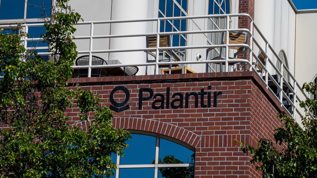 Palantir headquarters in Palo Alto, California, US, on Wednesday, Could 10, 2023. David Paul Morris | Bloomberg | Getty PhotographsPalantir's boss Alex Karp opposes the concept of a pause in syntheticintelligence analysis, in distinction to an open

jowro.press/2023/06/08/tec…