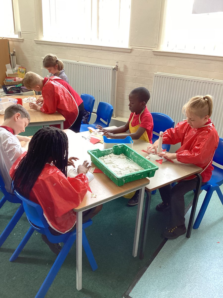 thoresbyprimary's tweet photo. Can you guess what our art project is in Year3? https://t.co/bYP9mBpnml