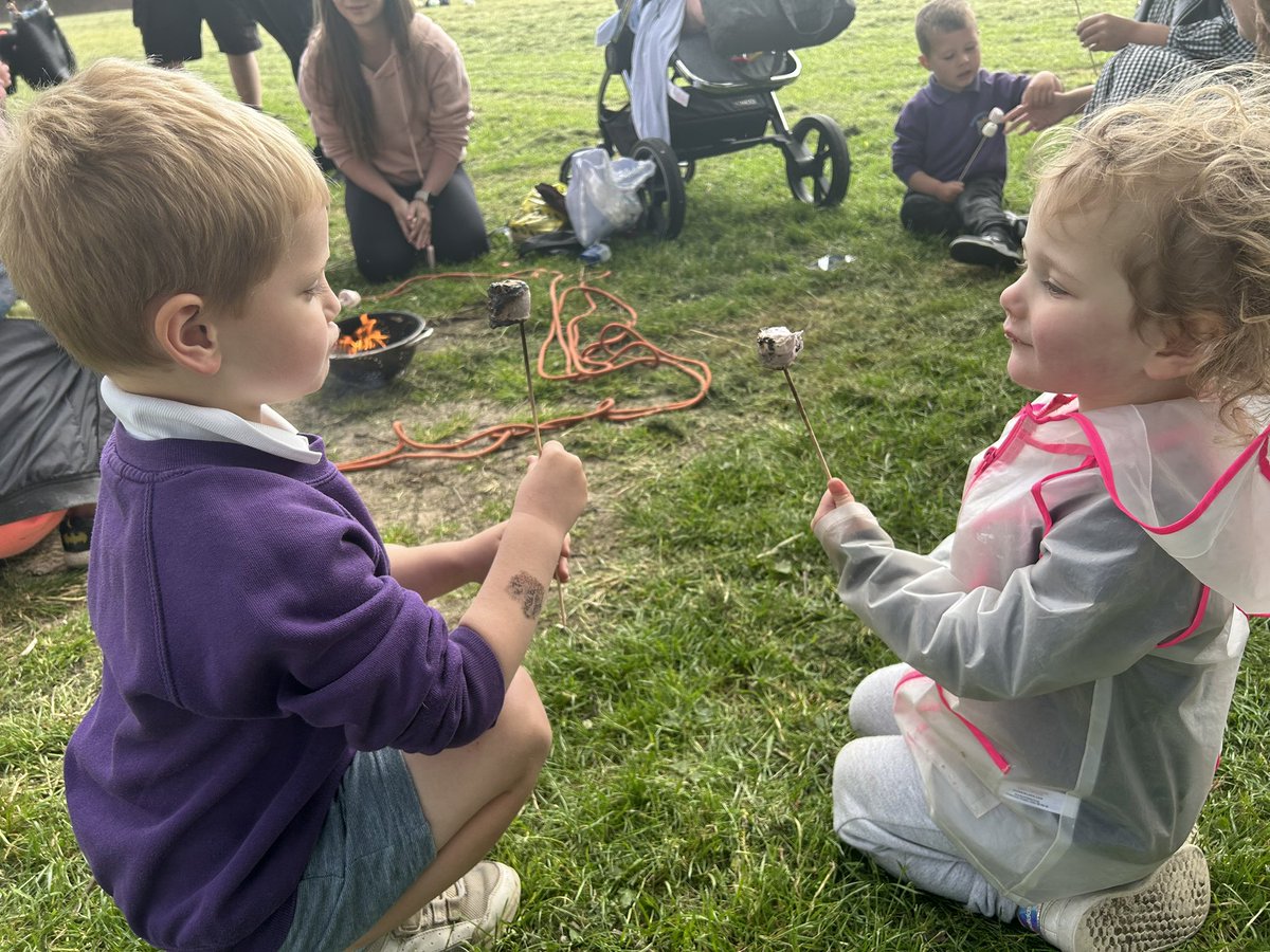 KayleighMacka13's tweet photo. @beanxnursery Scott had an amazing last back to nature session before he goes up to P1. We will never forget these memories or all the marshmallows we got to eat. https://t.co/z9DNhVLV5h