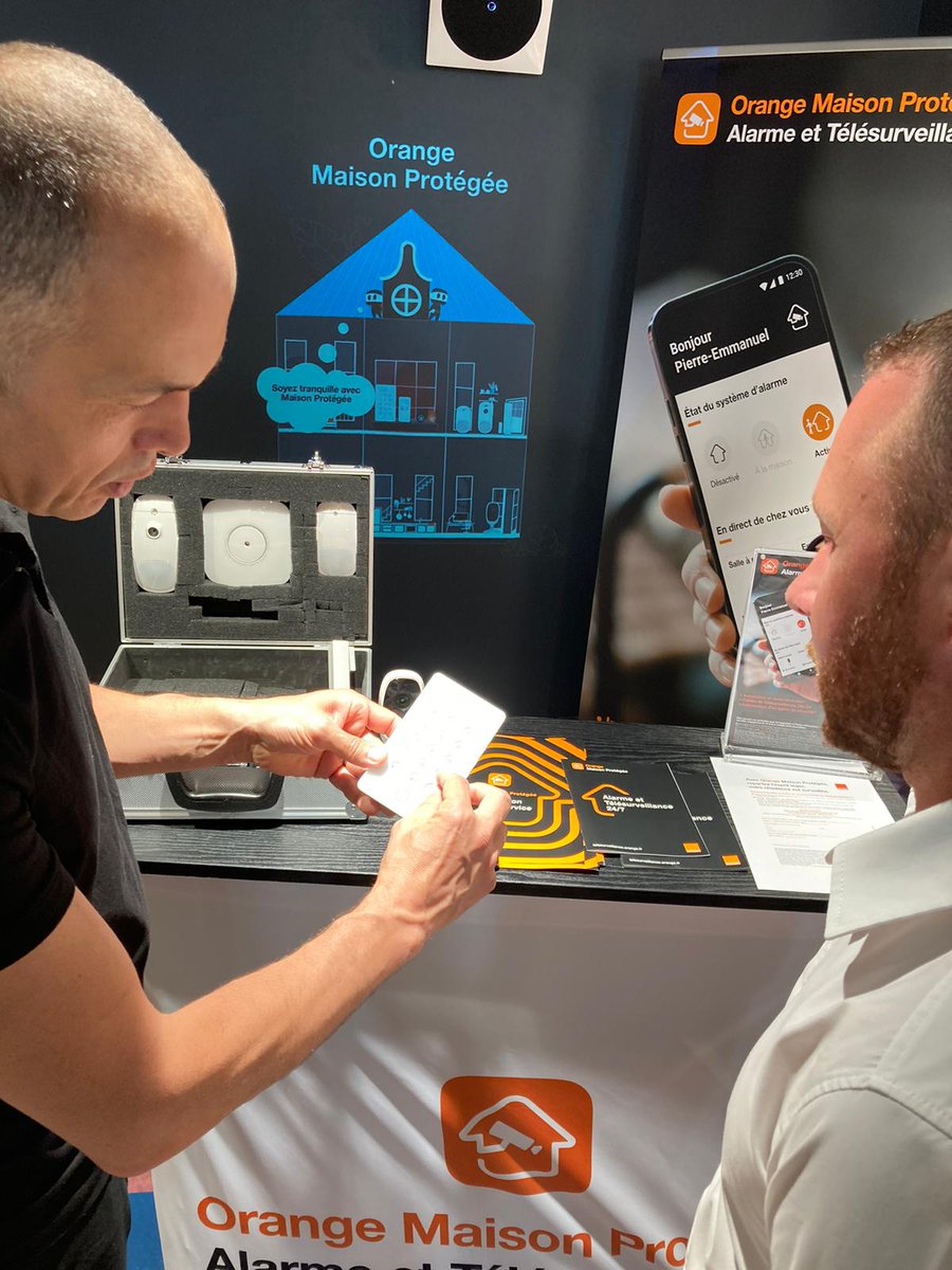 OrangeIDF's tweet photo. A l'approche des vacances, venez vous renseigner sur notre service de #télésurveillance #MaisonProtégée 🏠🔐

Les équipes de la boutique Orange, 6 rue du Havre à Paris, vous attendent et vous feront profiter d'une remise de 60€ 🎁

🕗Profitez-en vite, c'est jusqu'à demain 19h00 https://t.co/gbtix6035U