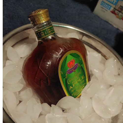 QuinnyGson's tweet photo. Yummy' yum' what do you mean? - you 'don't like green sour apple flavored gasoline' ??!?!!?!!?!!
#Beer #Crown #BloodyDaddy #QuinnyG #CuteGuy #philosophysea  #photodump #RandomThoughts https://t.co/Nz9Ffys8FW