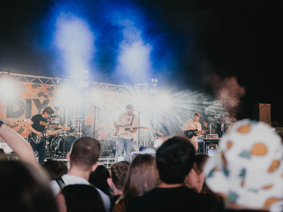 inkblots_'s tweet photo. 🌹 go stream so long 🌹

james @ live at leeds! 📷✨ https://t.co/qONvUgHgzh