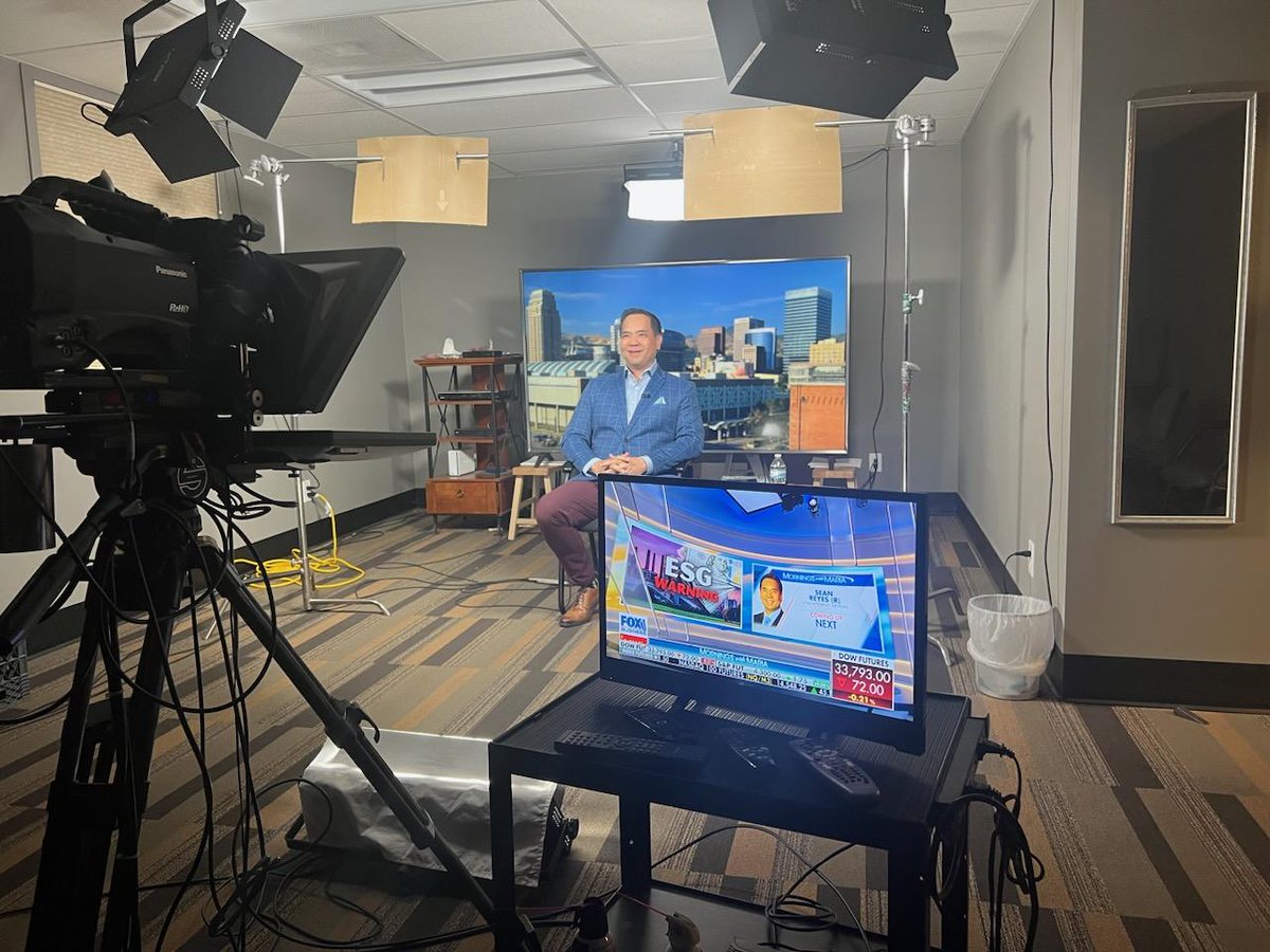 Sean Reyes tweet media