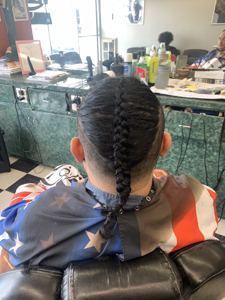 karinahairsalo1's tweet image. The hot weather with #longhaira braid will do it a #shadowfade with this elegant braid let’s get fresh call ahead by calling 703 931 0143 or at karinahairsalon.com walk-in are wel