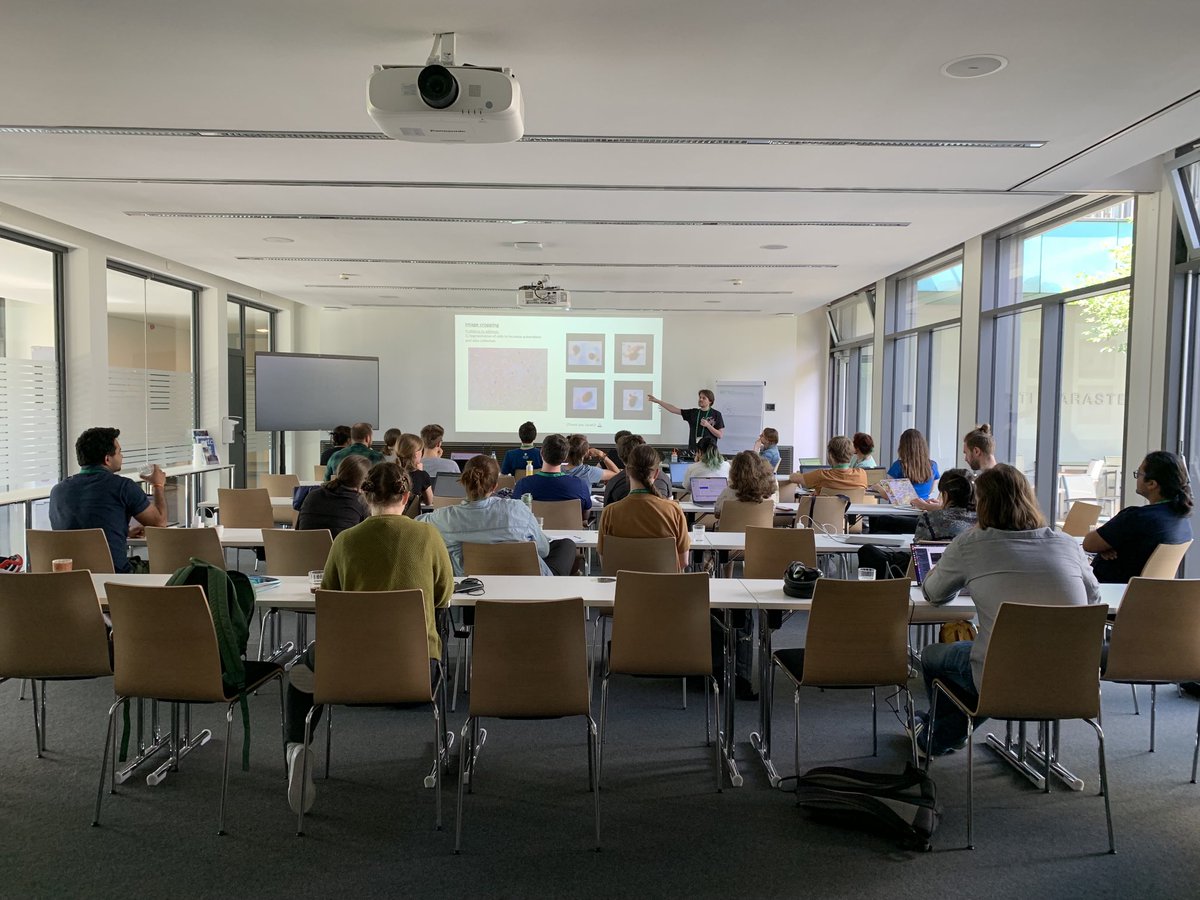 EMBLEvents's tweet photo. Last day of #EMBLDeepLearning!
The course participants had the chance to work with their own data and are now presenting their results💻🙌.
➡️what worked, what’s didn’t, and what could be done next🤔. https://t.co/jAuWOZUJuJ