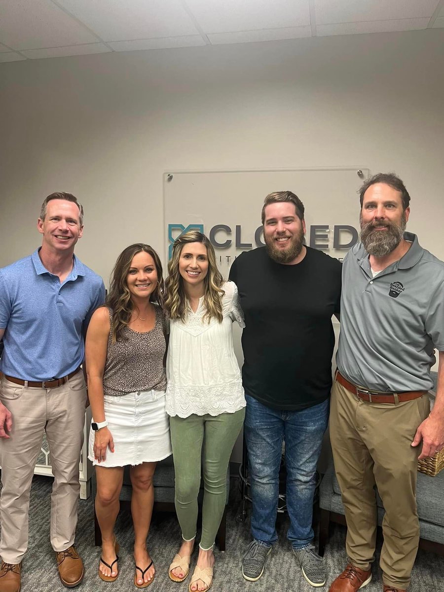 closedtitle's tweet photo. Sharing some recent closing photos of our amazing clients! Thank you for choosing CLOSED! 🌟#ClosingDay #RealtorsofIG https://t.co/2H90M7yY0J