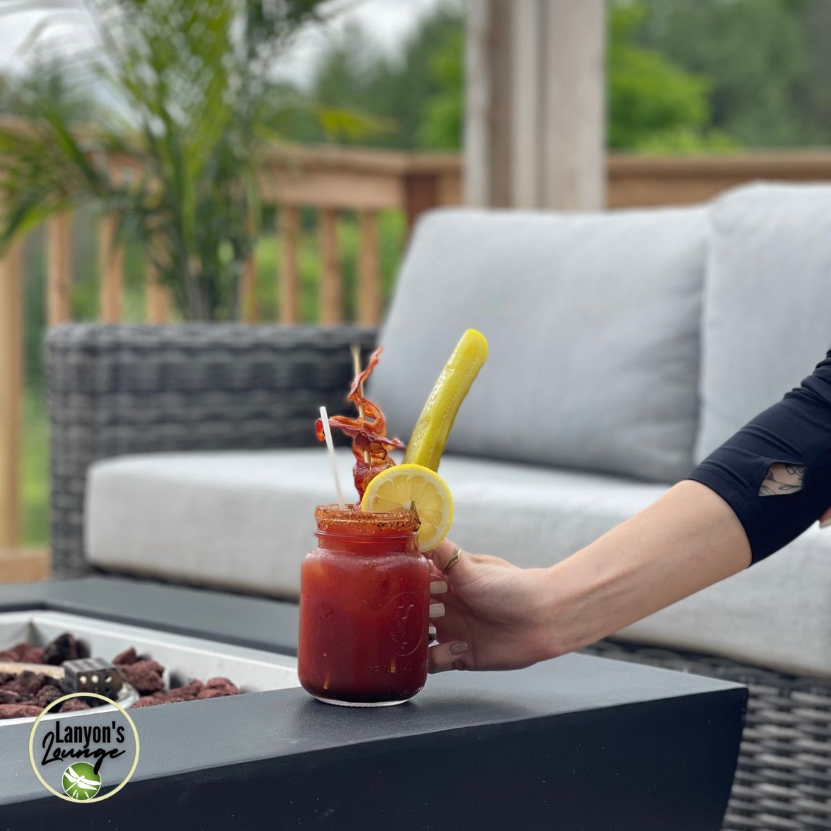 It’s Caesar season!

Enjoy a caesar on the patio at Lanyon’s Lounge this summer.

See you there!

#drinksonthepatio #patiorenfrew #thingstodorenfrew