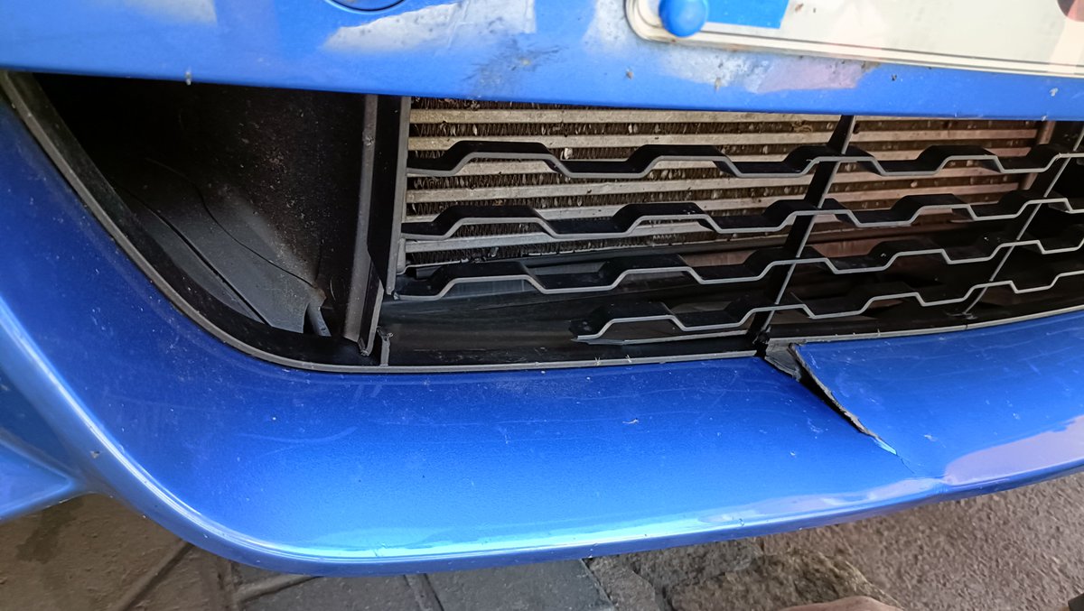 aiko_motor's tweet photo. ¡Así salía el #bmw430d del #taller !🔥🔥🔥
Tras la #chapaypintura y nueva #rejilla del #paragolpes delantero👏

#chapa #pintura #tallerchapaypintura #taller #talleres #tallermecanico #tallermecánico #tallermadrid #bmw #madrid #aikomotor #bmwlove #bmwlife #tallerdechapaypintura https://t.co/AnXcYIefJn