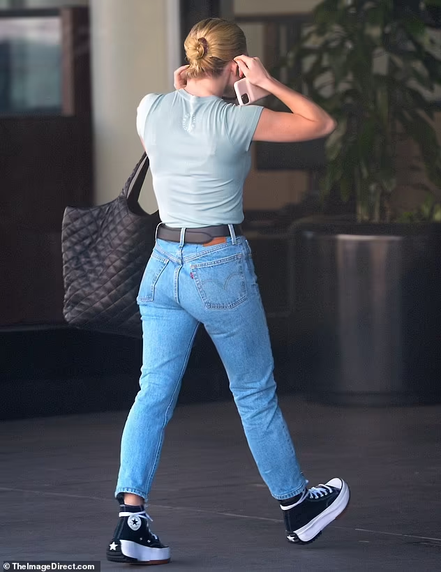 RedandLegs 🇺🇦 on Twitter: "Sydney Sweeney"