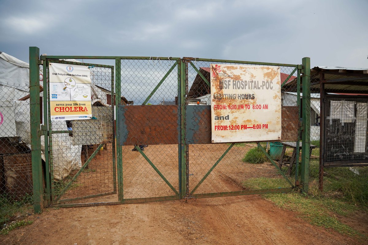1/ MSF this morning airlifted 4 critically injured patients - including 2 local <a href="/MSF/">MSF International</a> staff injured while off duty - from #Malakal to #Juba for further medical attention after an inter-communal conflict erupted in the Malakal Protection of Civilians Camp (PoC) yesterday morning.