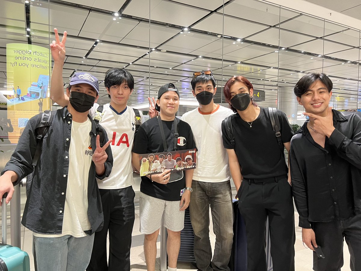 moowjoes's tweet photo. First OT5 picture! 

BGYO BIYAHENG SINGAPORE
#BGYO @bgyo_ph https://t.co/N4UMFAZ2d2