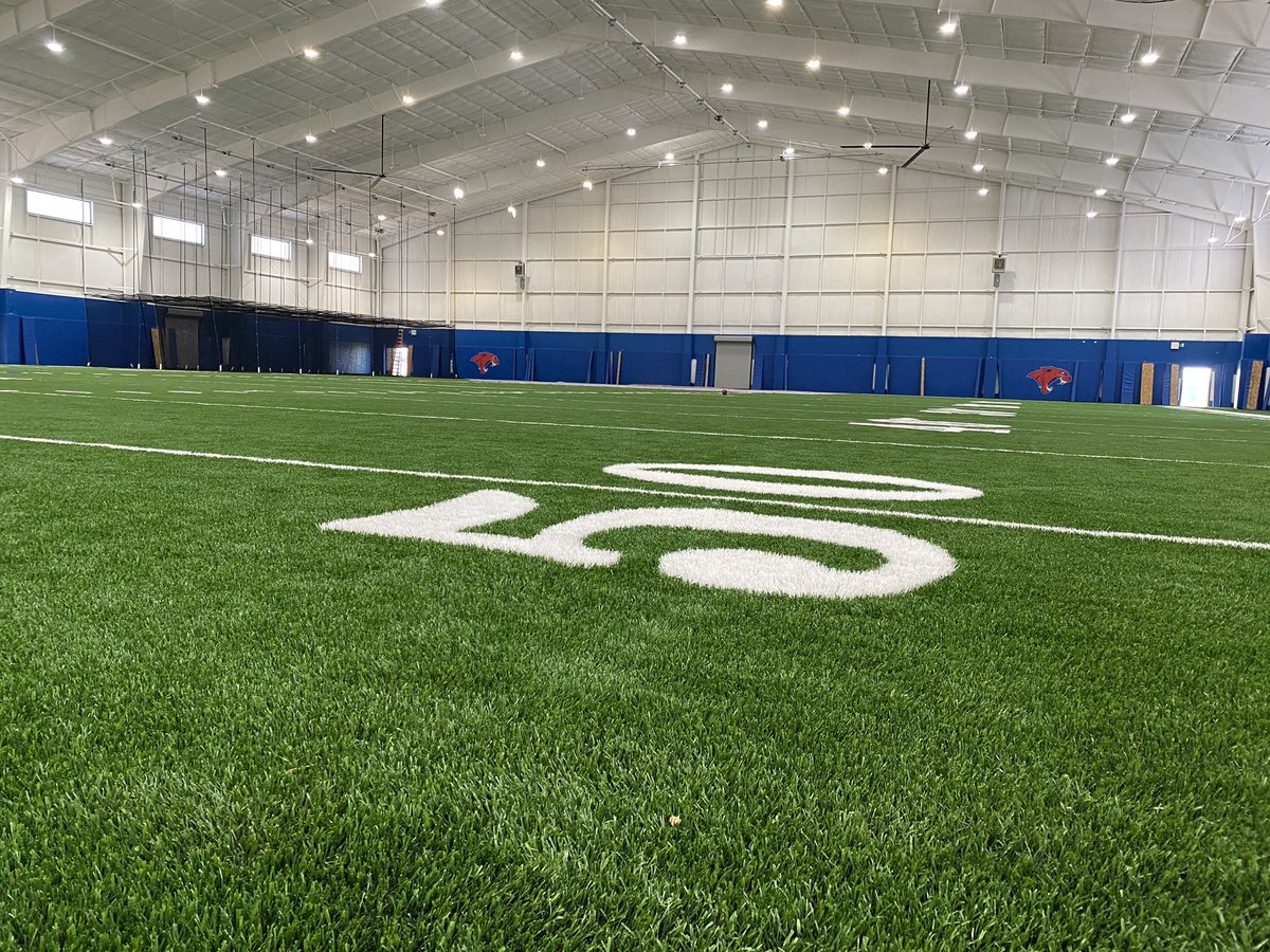 Here’s a look inside the new indoor facility at Cooper 👀 My reaction when walking in, “This is BIG!” Thank you for the tour @jgarfield99. We’ll have a story on the facility next week on KTXS! #txhsfb