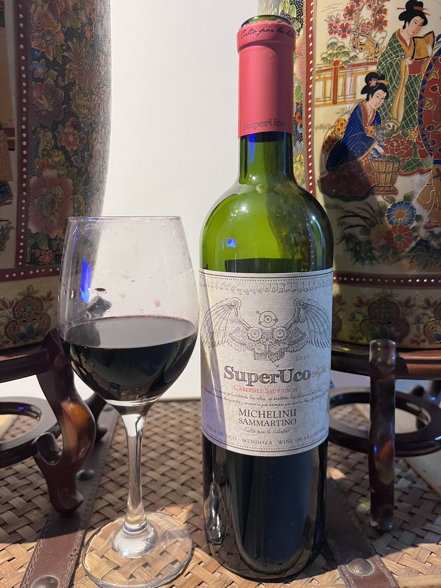 Argentine wine. Mendoza - Uco Valley
Vinho argentino. 
SuperUco
Cebernet Sauvignon Figlio 2020
Powerful and characteristic, with black fruits, black pepper and herbaceous. Firm but fine tannins, medium acidity, full body.
Still young, it should aerate for 1 hour.
#wine
#cabernet