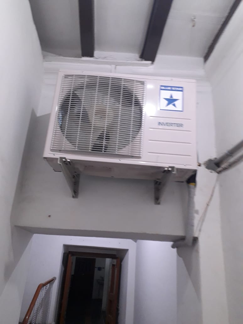 drrajumd's tweet photo. @BlueStarCare Bluestar AC was dead on arrival. LAZY Bluestar guys sitting on my complaint and not responding..Disgusting service and behavior from Bluestar https://t.co/KnNiPeEj2L