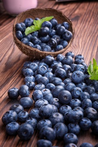 Polyphenols are an important key to optimal health - Add to your grocery list.👇 Polyphenols have anti-inflammatory and antioxidant properties. Polyphenols also have beneficial effects on blood sugar, lipids, platelets, and vasodilation, which are cardioprotective = heart