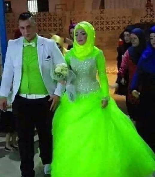 Kafalar öyle dolu ki, seçenekler arasında sürekli mekik dokumaktan kafayı kırıp şu şekil düğün kombini yapacağız diye çok korkuyorum