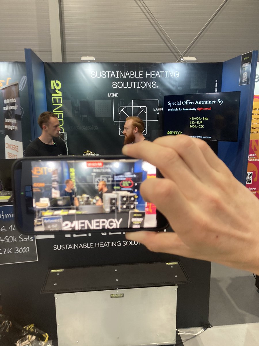 Another great interview with <a href="/howtobitcoin_fr/">HowTo₿itcoin</a> at our booth. Super cool conference here in Prag. <a href="/BtcPrague/">BTC Prague</a>😎