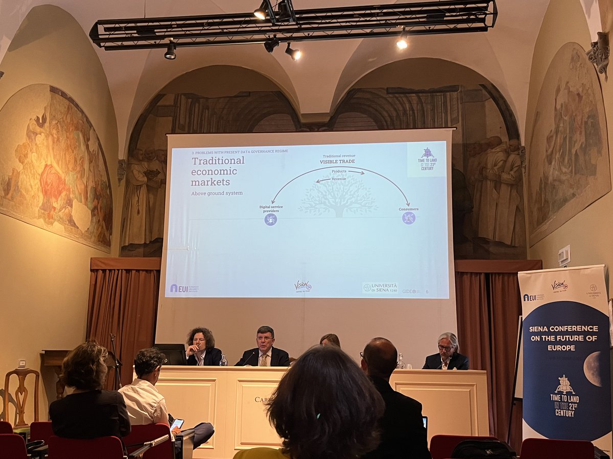 It's proposal time at the #sienaconference on the #futureofeurope: “EMPOWERING DIGITAL CITIZENS. MAKING HUMANE MARKETS WORK IN THE DIGITAL AGE”, with <a href="/PaulDTwomey/">Paul Twomey</a> , <a href="/francescogrillo/">francesco grillo</a>, <a href="/IoanDragosT/">Dragoș Tudorache</a>, <a href="/ClaraNeppel/">Dr. Clara Neppel</a>, <a href="/franzbonf/">francescobonfiglio</a> and Danielle Borges, chaired by Jan Piotrowski💻🚩
