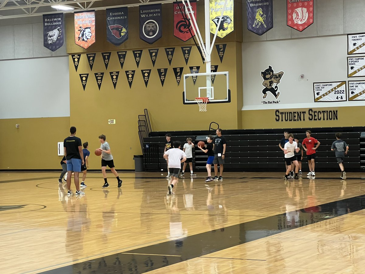 PantherBoysBB's tweet photo. K-12 Basketball Camp was a success! Excited for the future of our program after seeing the love for basketball in our community over the week! #PantherPride 🐾🏀 https://t.co/apkBB8T5DF