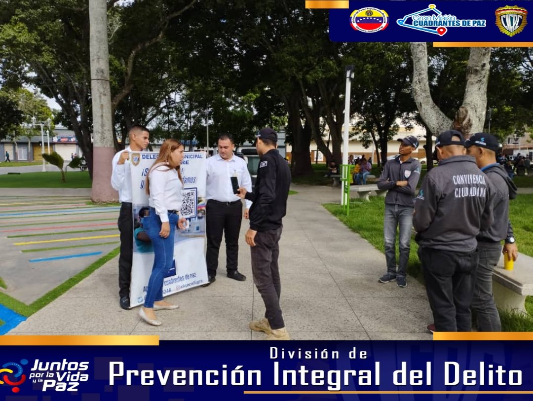 Cicpc0246's tweet photo. Fortaleciendo la Gran Misión Cuadrantes de Paz, funcionarios del CICPC Delegación Municipal El Tigre realizaron actividad de prevención en materia de seguridad vial en la Plaza Bolívar
@DouglasRicoVzla 
@JSalazarCICPC
@MercyBracho1 
@Cicpc374 
@CICPCAnzPrev https://t.co/nDP0DRywjK