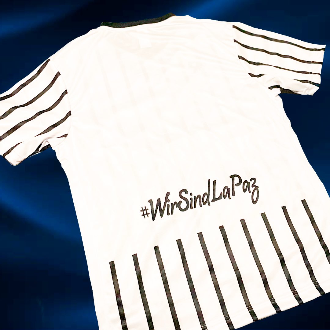 MariscalBraun's tweet photo. 𝐂𝐀𝐌𝐈𝐒𝐄𝐓𝐀 𝐎𝐅𝐈𝐂𝐈𝐀𝐋 𝟐𝟎𝟐𝟑 ⚪️⚫️

¡Ya puedes adquirirla! Disponible en talla S, M, L y XL.
📦 Pide la tuya ingresando al siguiente enlace: https://t.co/MV3zYzPAzu 

#MariscalBraun #WirSindLaPaz #SomosLaPaz https://t.co/nEQvTrSoYw