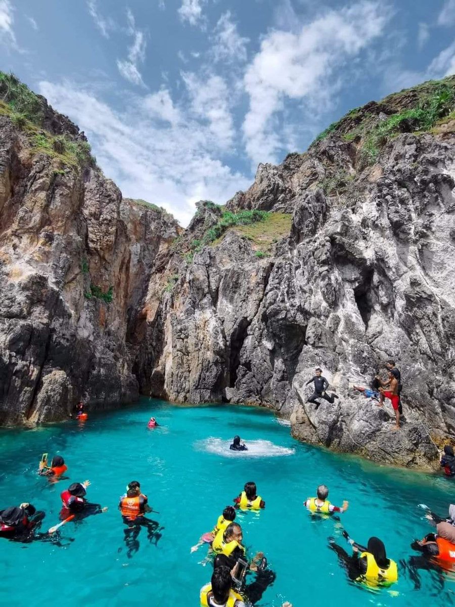 MsOteheiza's tweet photo. Making the MONEY and spend for your HEALING..

Island is the best place for next vacation..

3D2N : RM 400 / PAX
2D1N : RM 300 / PAX
One Daytrip : below RM 170 / PAX
~ Price can be Negotiable ~

All include 1 package !!!

Click link for booking 👇
https://t.co/huQmDRguoB https://t.co/Z4z9qRxsuA