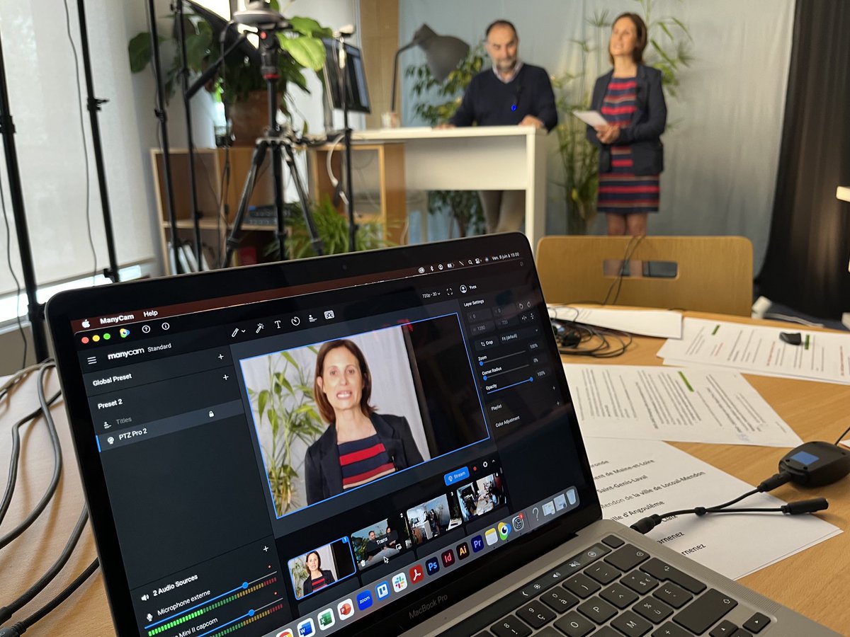 YvesCharmont's tweet image. En direct des studios ⁦@cap_com⁩ la remise du 25 prix de la presse et de l’information territoriales #compublique #capcom23