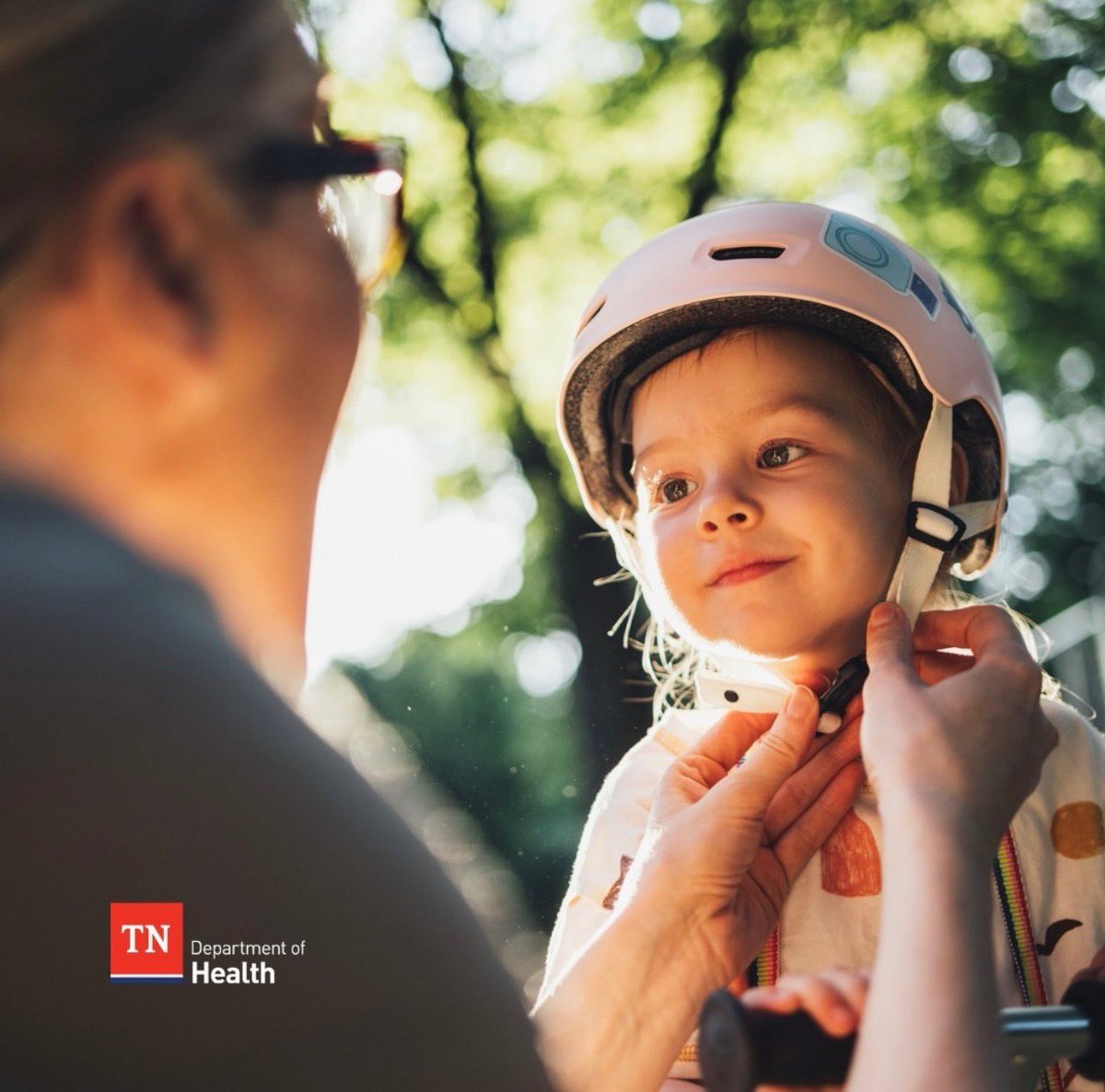 School is out and now is the time to take extra precaution while kids are outdoors playing. 

Parents, prioritize safety! Before your child hops on a bike, double-check their gear. Helmets are a must, and bright clothing is a smart choice.  #GearUpTN @NFLAlumni  @TNDeptofHealth